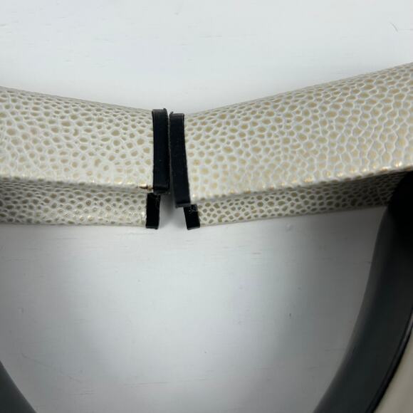 Stuart Weitzman Bone Lustre Round Toe Heel Sz 8.5 - Picture 13 of 14